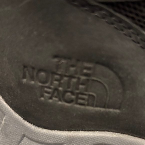 The North Face Men\'s Black and Gray Snow Boots main image 9